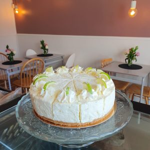Lime-valkosuklaakakku
