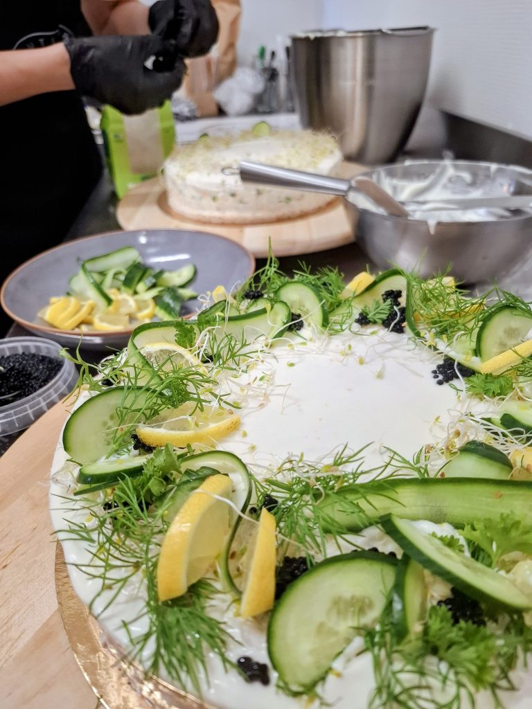 Tofuskagen voileipäkakku 18 hlö